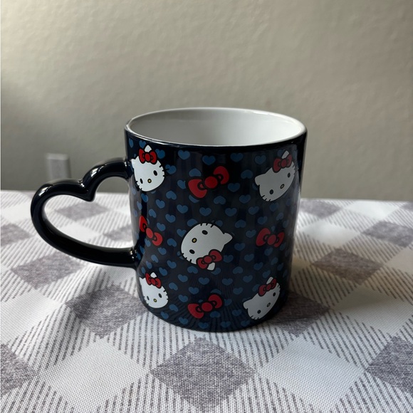 Hello Kitty Mug - Picture 2 of 2